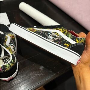 NEW OLD SCHOOL VANS WITH TAGS -